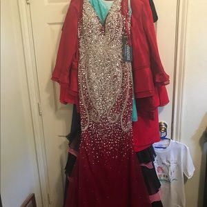 Beautiful Burgundy Prom Dress